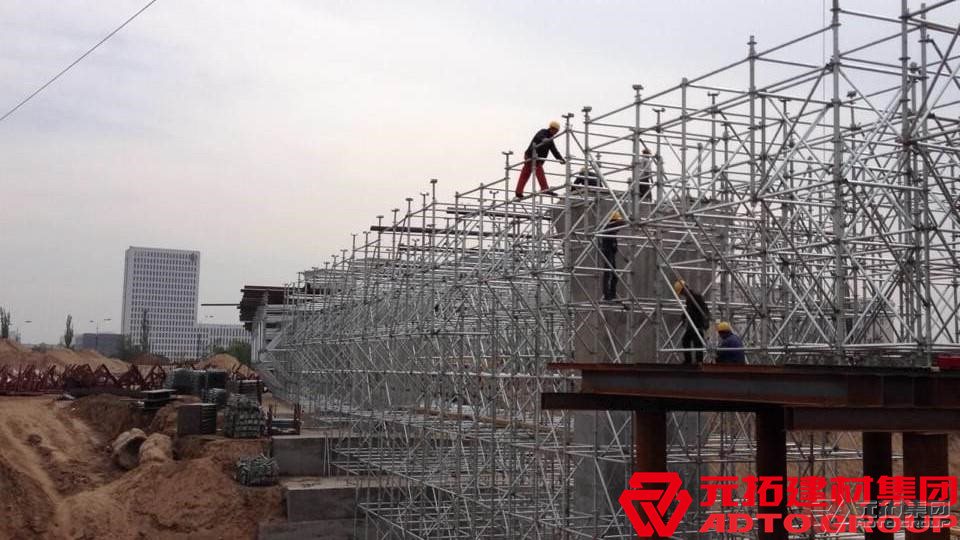 盤扣式腳手架在搭建時應(yīng)注意哪些？